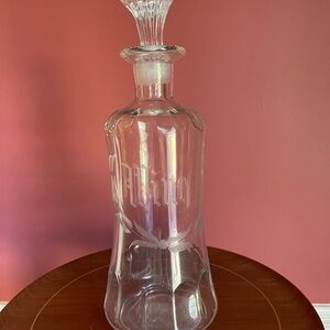 Vintage Elegant Clear Glass Wine Decanter with Stopper